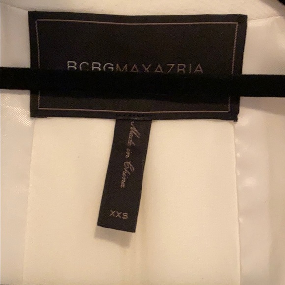 BCBG MAXAZARIA WHITE VEST - Picture 3 of 3